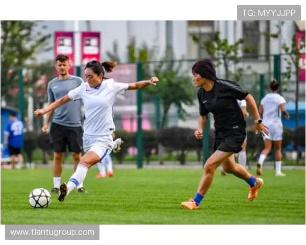 全运会特别报道:成都足球队如何逆袭成冠军的励志故事与奋斗历程